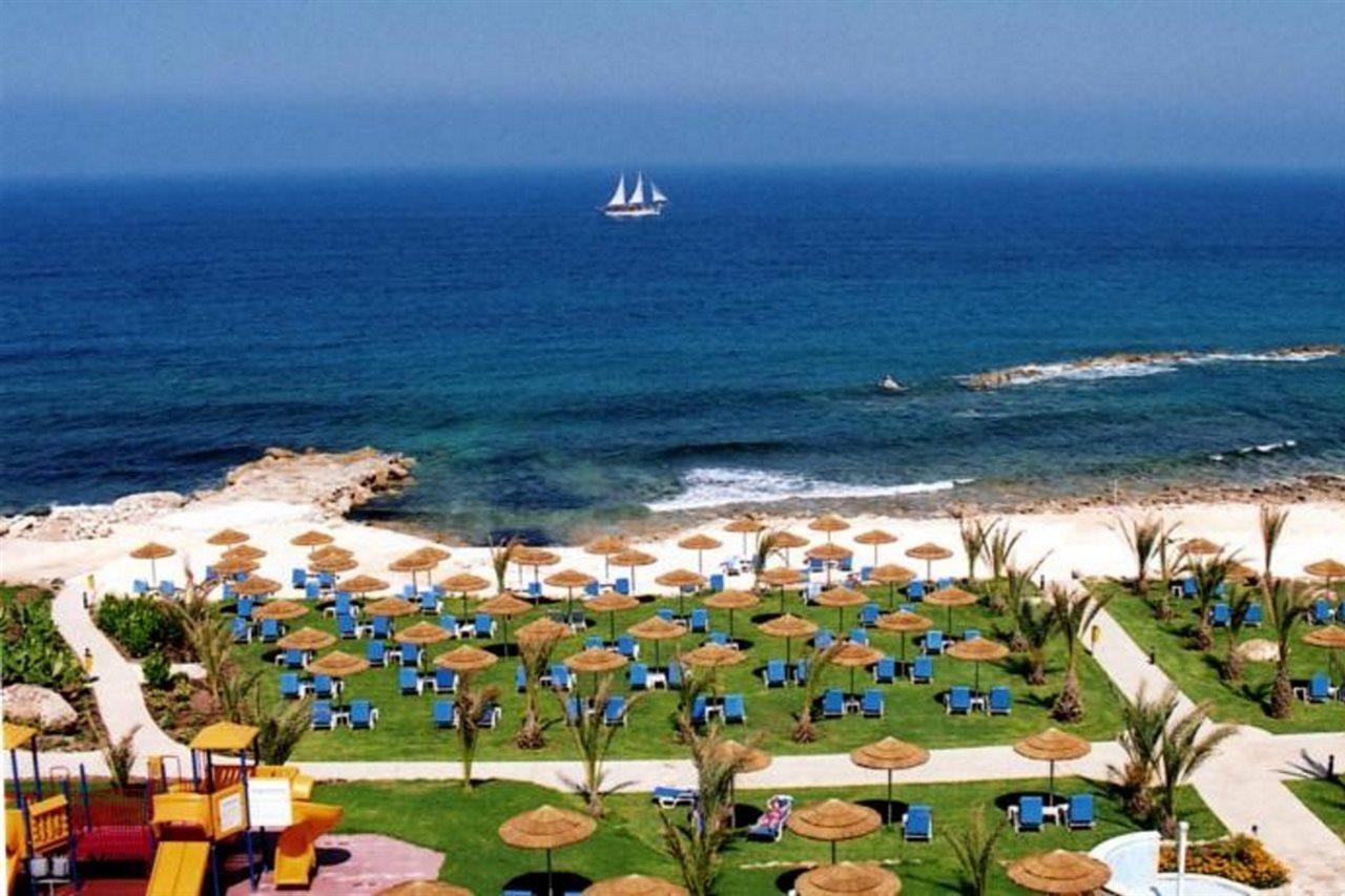 St. George Gardens & Suites Klorakas Buitenkant foto