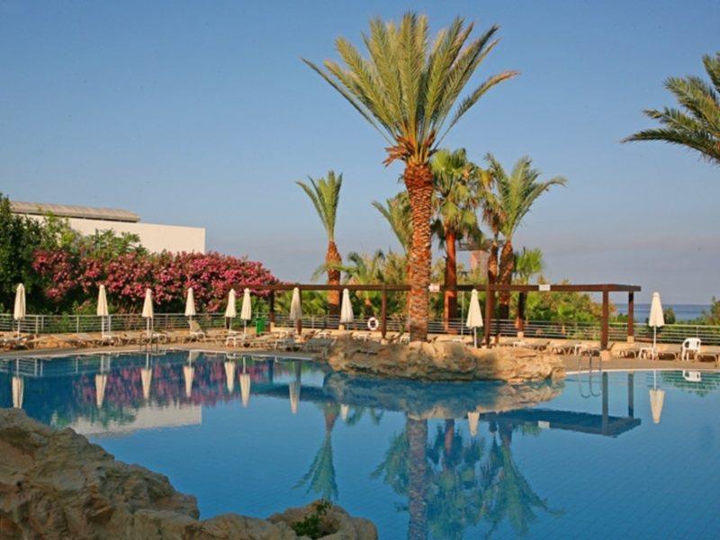 St. George Gardens & Suites Klorakas Buitenkant foto