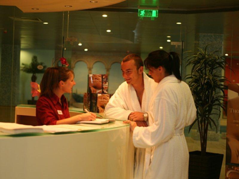 St. George Gardens & Suites Klorakas Buitenkant foto