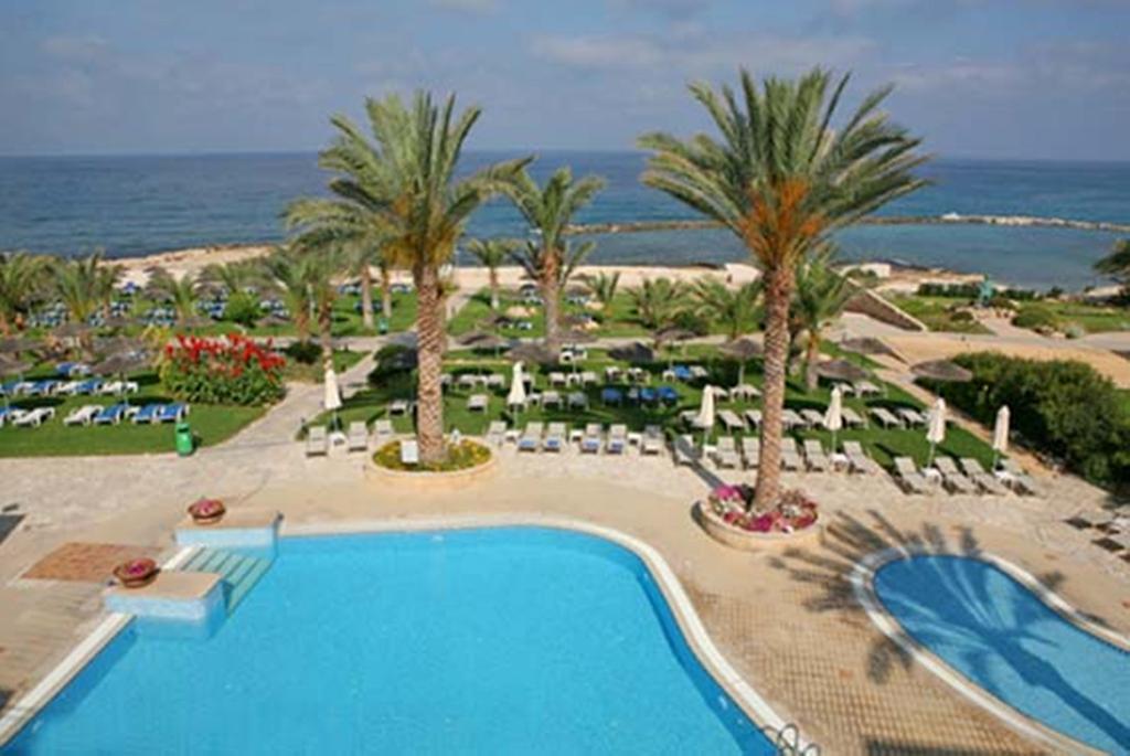 St. George Gardens & Suites Klorakas Buitenkant foto