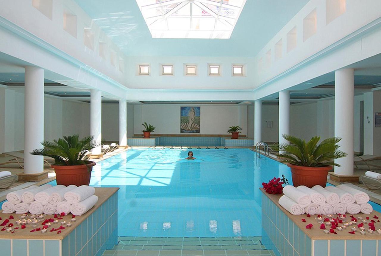 St. George Gardens & Suites Klorakas Buitenkant foto